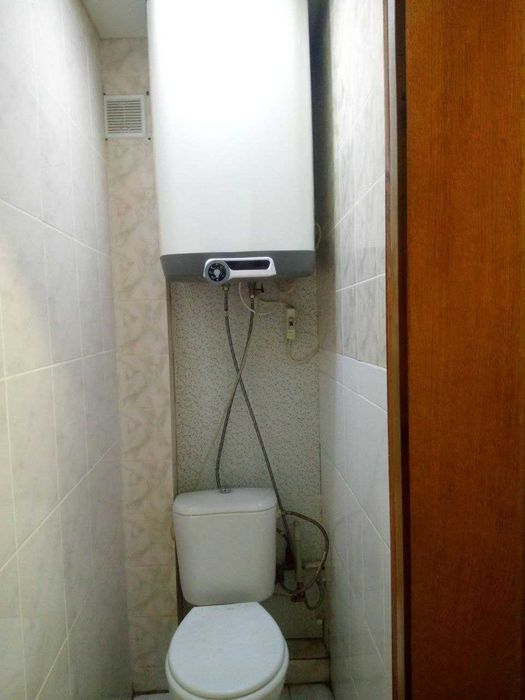 Продам  4к.квартиру в Центре"S=92м2"Князя  В.Великого-15"Б"