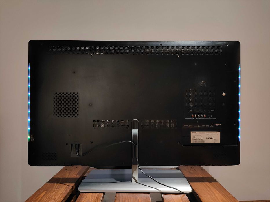 Philips 42" 42PFL7406K/02 Full HD/ 400 Hz/ Ambilight/ в чудовому стані