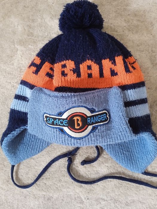 Продам зимнюю теплую шапочку на мальчика