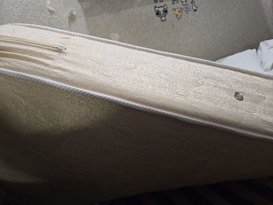 Дитяче ліжко-горище з робочою зоною, кутовою шафою і сходами-комодом