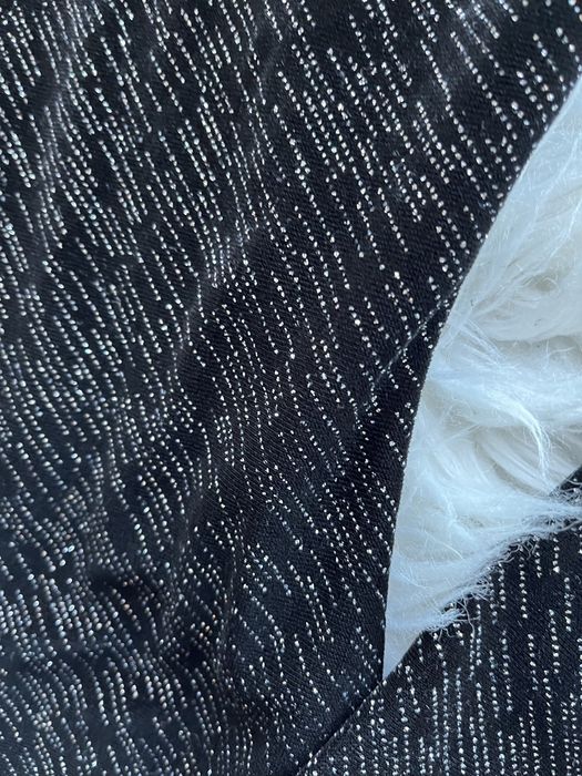 Czarna dopasowana sukienka sylwester karnawal srebrna