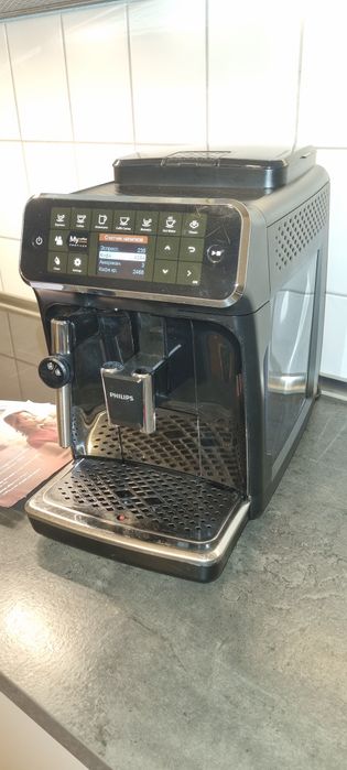 Кофемашина  Philips серія 4300 модель EP4321