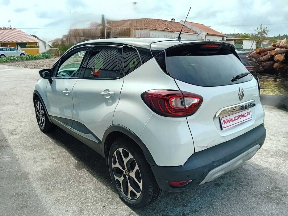 Renault Captur 1.5 dci - Nacional ( pequeno sinistro )