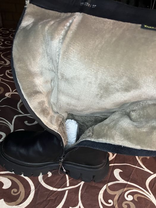 Шкіряні жіночі чоботи.