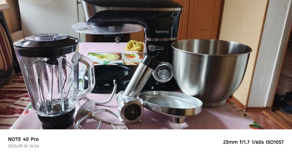 Продам кухонний комбайн 3*1