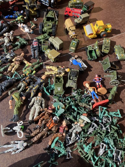 Коллекция солдатиков и техники Hasbro,Lanard,Days Cone,Corgi,Campmei
