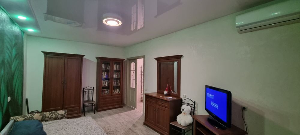 Оренда квартиру на Таврійсткому . Третій поверх .