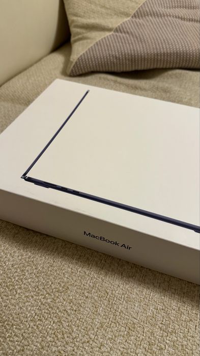 MacBook Air 15 cali M3; 256GB/8GB