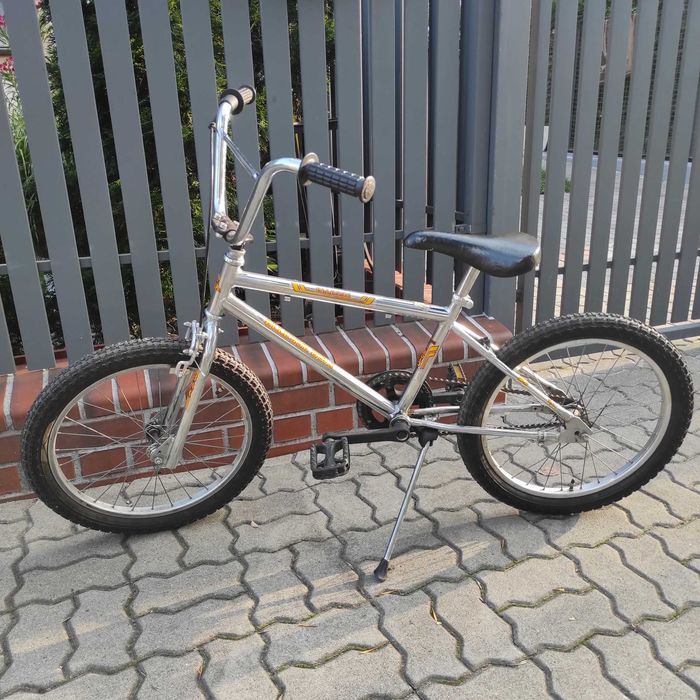 Rower bmx lata 90 przestał w piwnicy wszystko oryginalne sprawne .
