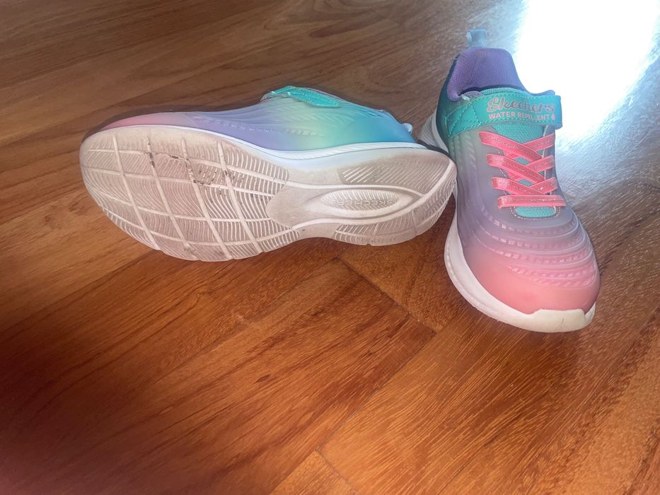 Ténis Skechers tamanho 34