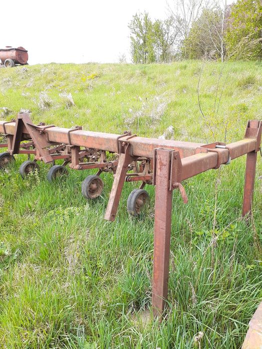 Продам комплект:  Картопле сажалка, культиватор.