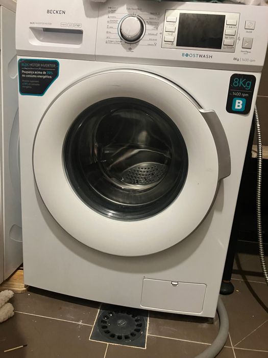 Máquina lavar roupa, secar roupa, frigorífico e microondas