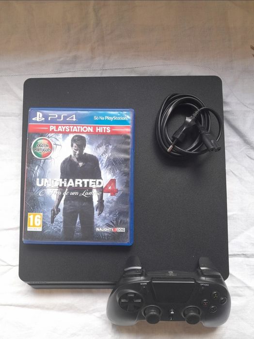 Playstation 4 slim