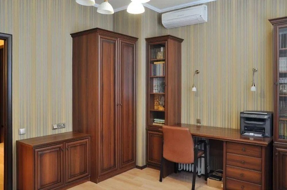 Продам 3-комн квартиру в районе Бригадная ул.