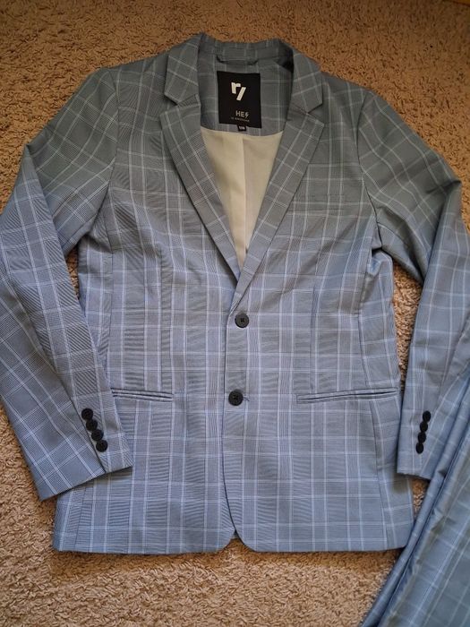 Stroj elegancki mlodziezowy