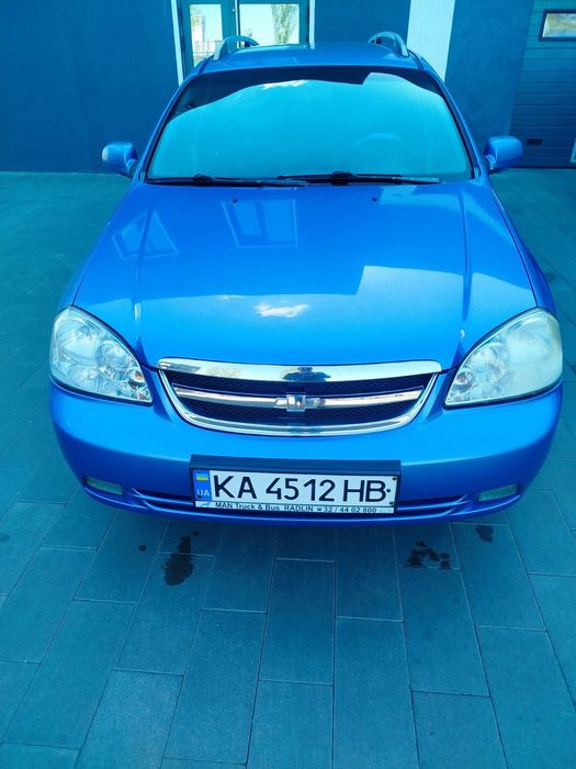 Автомобіль Шевроле Нубіра