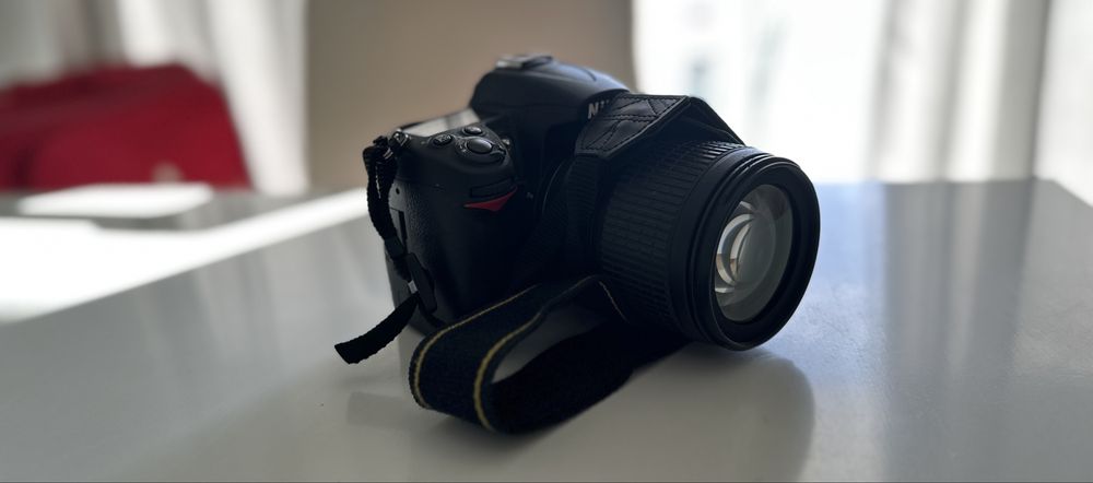 Câmera Nikon D7000 DSLR + Lente 18-105mm VR + mochila dupla