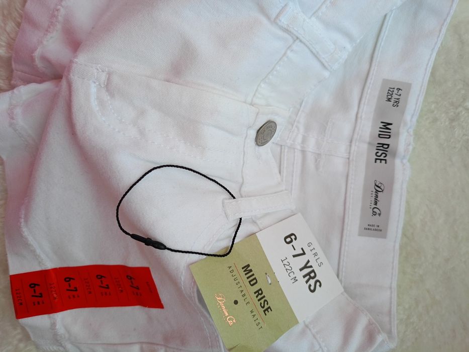 На дівчаток( 6/7 рочків )та( 4/5 )Нові!