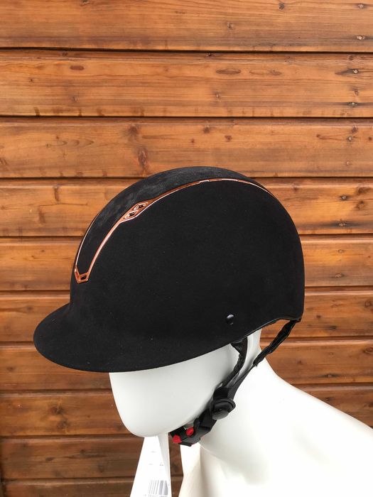 Kask jeździecki wysoka chrona szeroki daszek czarny rose gold