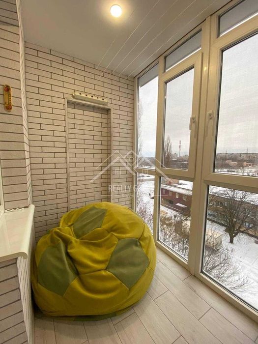 Продаж сучасної 3к на Космонавтів (біля 91 гімназії)