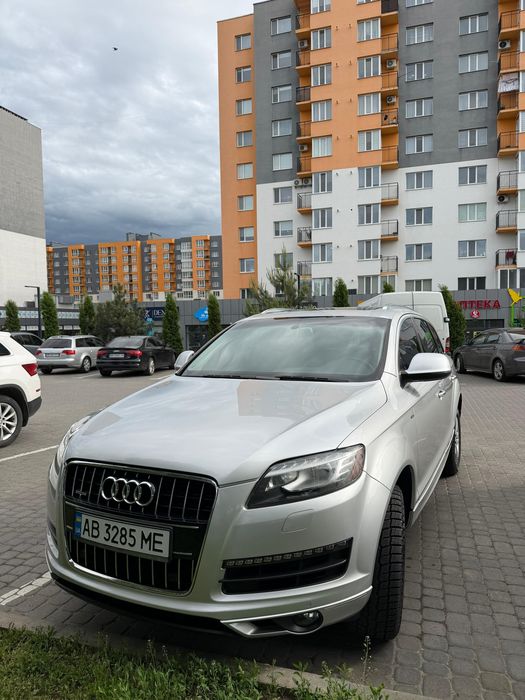 Автомобіль АудіQ7