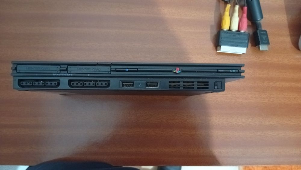 PlayStation 2 Slim Completa + Comando Sony + Cartão 8MB + Jogo