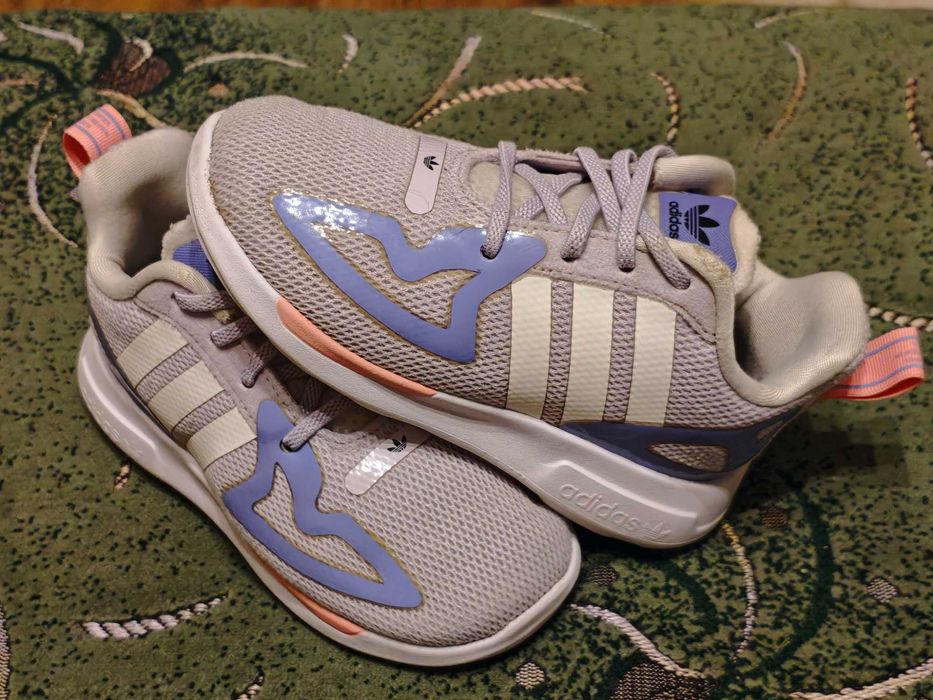 Кроссовки Adidas (оригинал) фирменные размер-25 стелька 14,5-15см