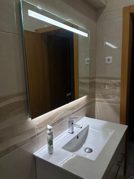 Quarto com Varanda — Reboleira, 5 min a pé da Estação