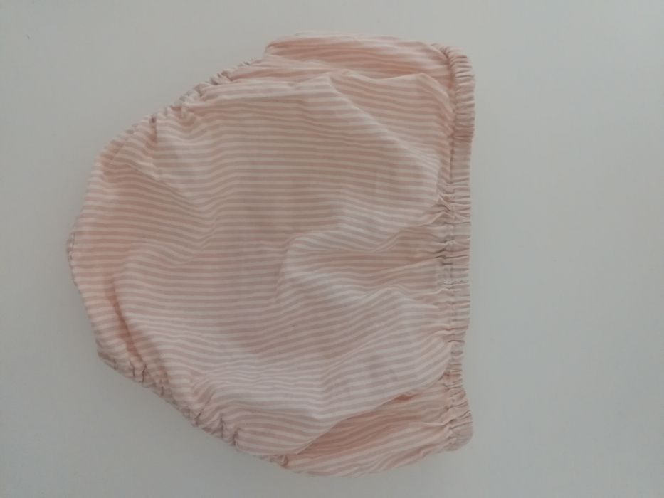 ZARA r.86 jeansowa spódniczka z ozdobnymi majteczkami.