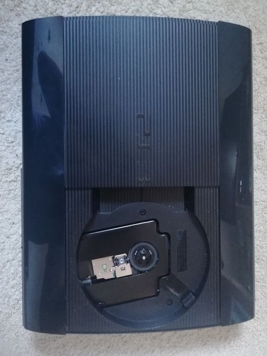 Ps3 Super slim (12Gb + 500Gb)