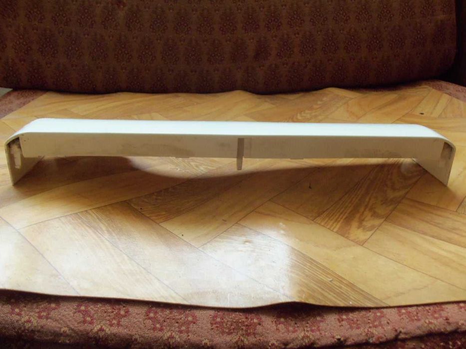 Maskownica (cokół) dolna z pralki Electrolux EWT 1012