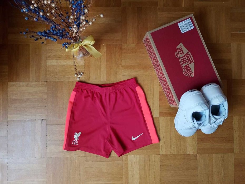 Spodenki piłkarskie Nike, czerwone, rozmiar 122