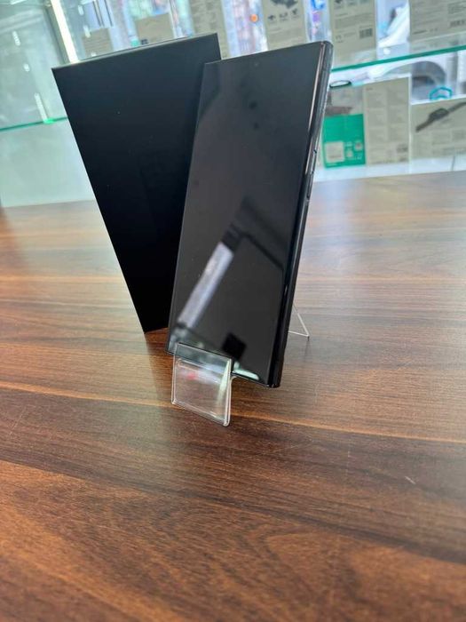 Smartfon Samsung Galaxy S23 Ultra 8GB / 256 GB 5G czarny Super stan