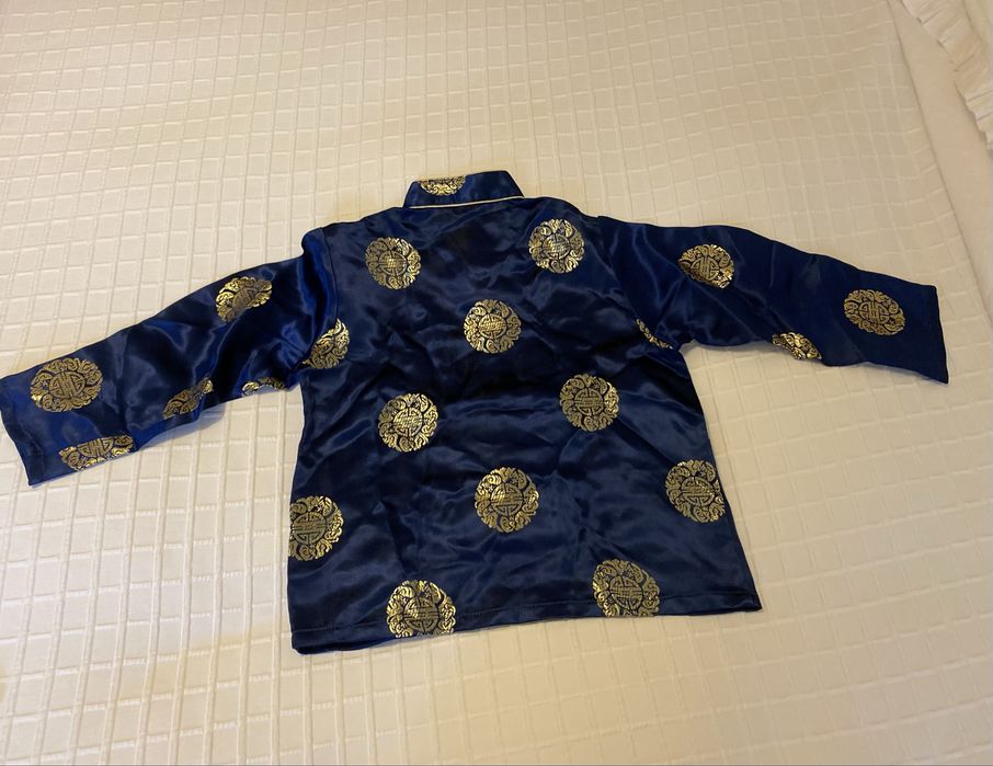 conjunto em seda azul e dourado para 8 anos