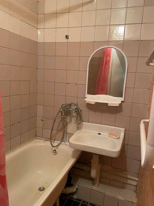 Сдам 1 ком квартиру возле  м. Победы за Ростом