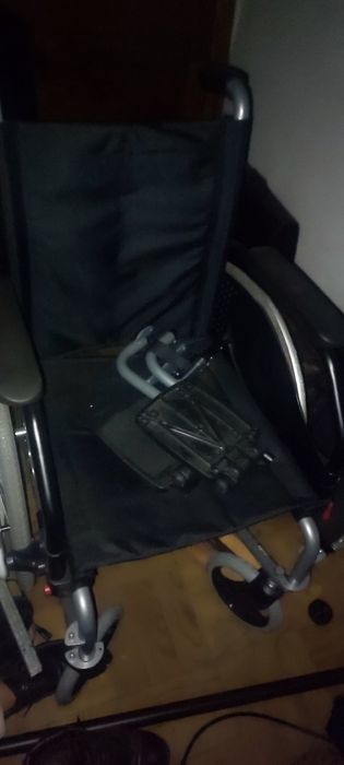 Com garantia. Uma vez que nunca foi usada.