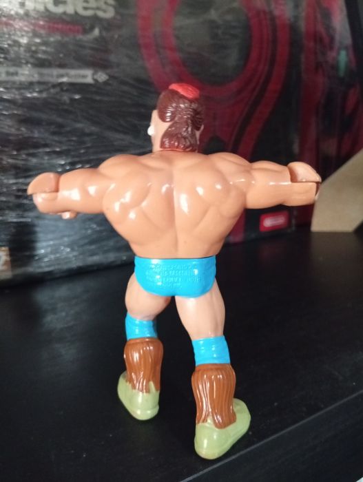 Figura WWF tatanka hasbro