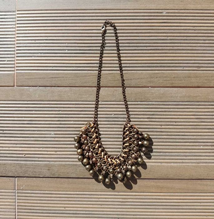 Colar Vintage em Bronze e Cobre Envelhecido com Contas Metálicas
