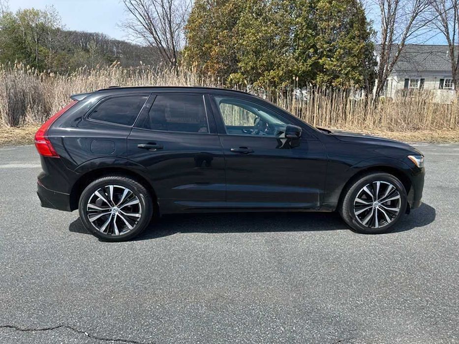 Volvo XC60      2023
