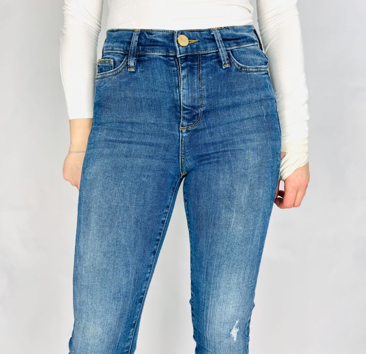 Niebieskie jeansy z przetarciami S 36