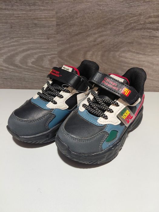 Кросівки на осінь