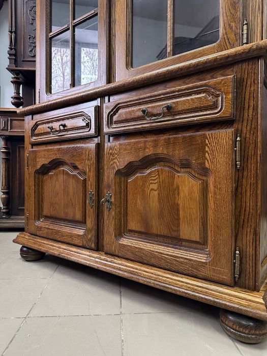 Дубова вітрина сервант дерево витрина меблі б у  4127