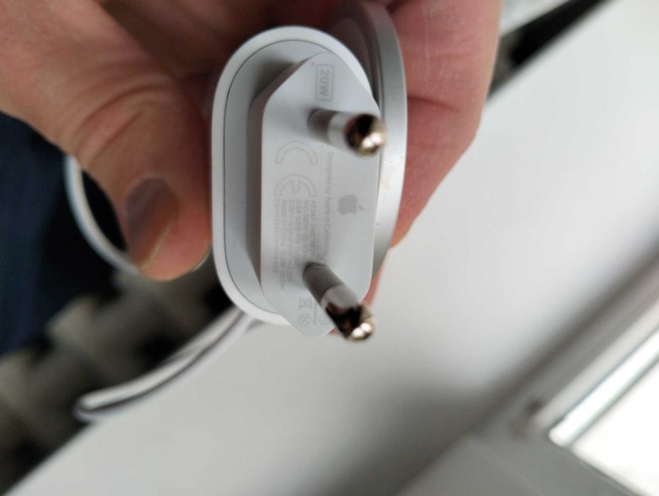 Оригинальная беспроводная зарядка Apple MagSsafe +Блок питания  20w