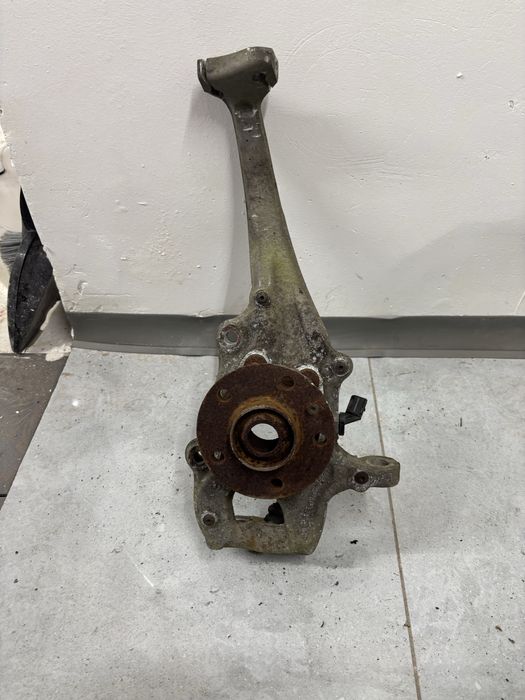Zwrotnica audi a4 b8 prawa przód  8k0407258g przednia a5 8t a6 c7