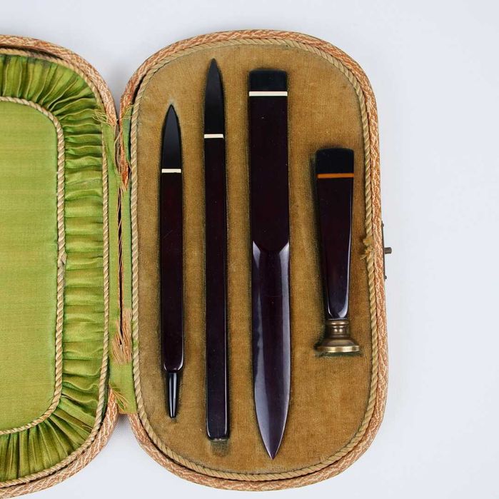 Conjunto de secretária ao gosto Art Deco
