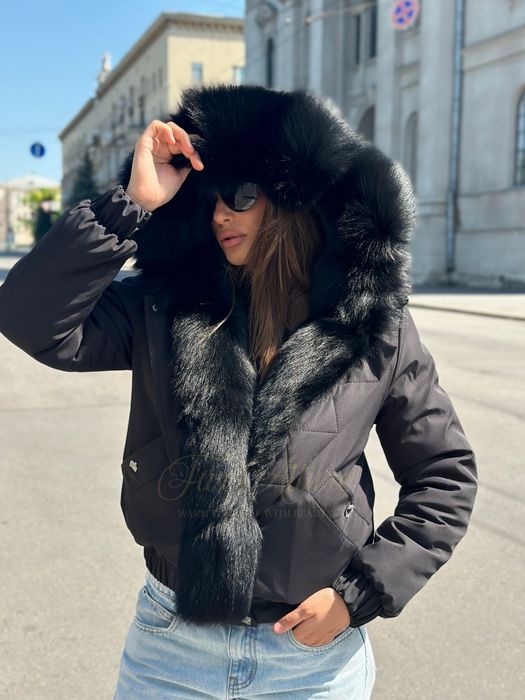 Жіночий зимовий чорний бомбер куртка з хутром песця.  42-60 рр