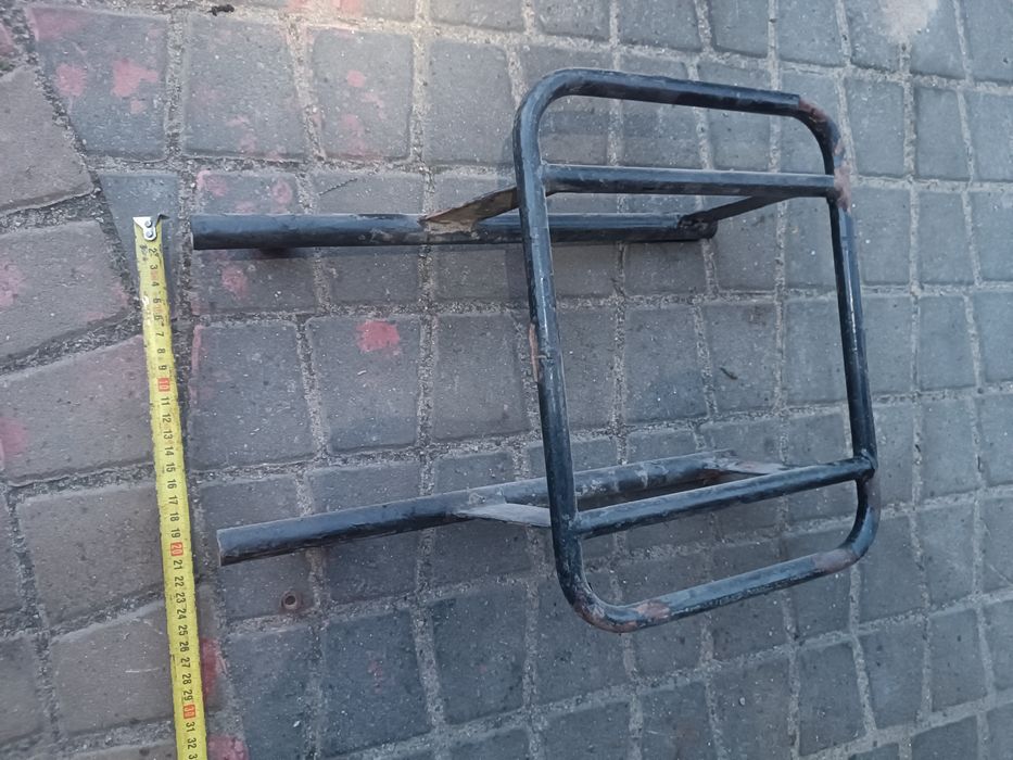 Stelaż pod kufer centralny motocyklowy