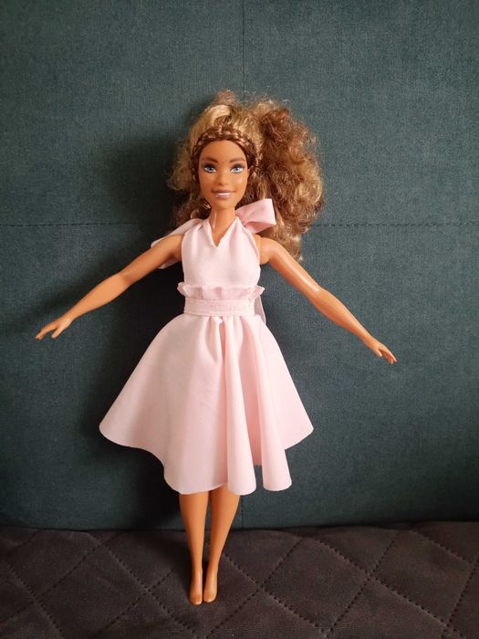 Lalka Barbie krągła