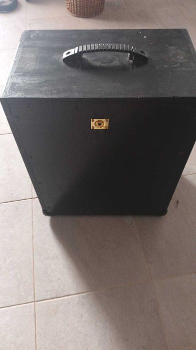 Caixa com speaker de 200w