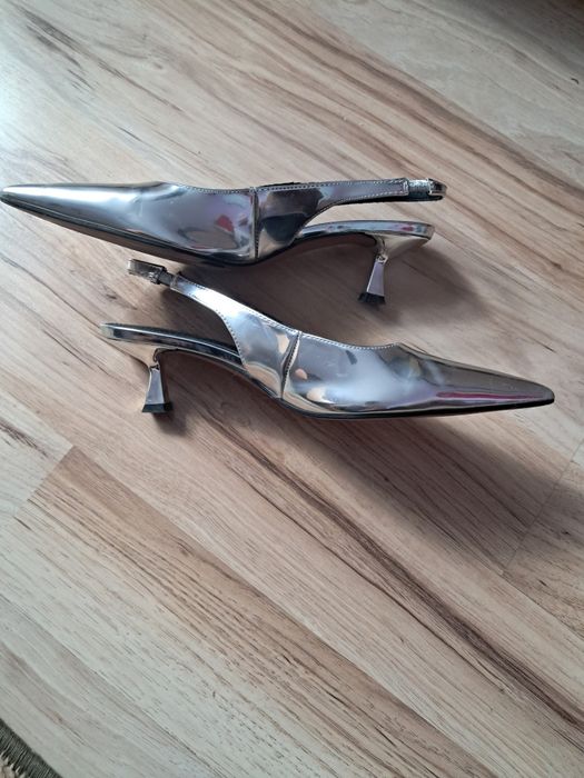 Buty srebrne r. 38
